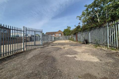 Land to rent, Station Rd Hailsham BN27 2EY