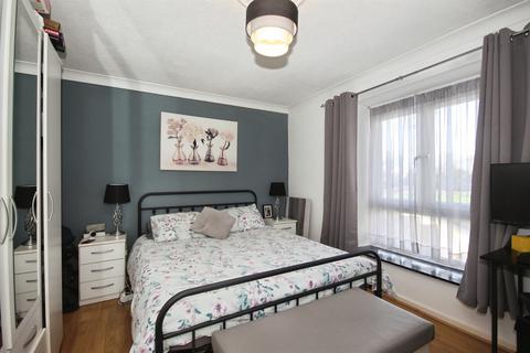 2 bedroom flat for sale, Barton Crescent, Leamington Spa