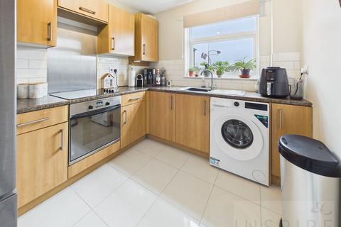 2 bedroom flat for sale, Hillmead, Crawley RH11