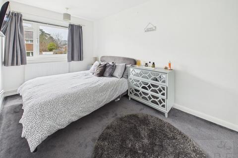 2 bedroom flat for sale, Hillmead, Crawley RH11
