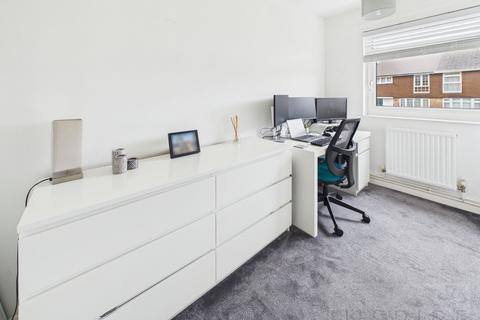 2 bedroom flat for sale, Hillmead, Crawley RH11