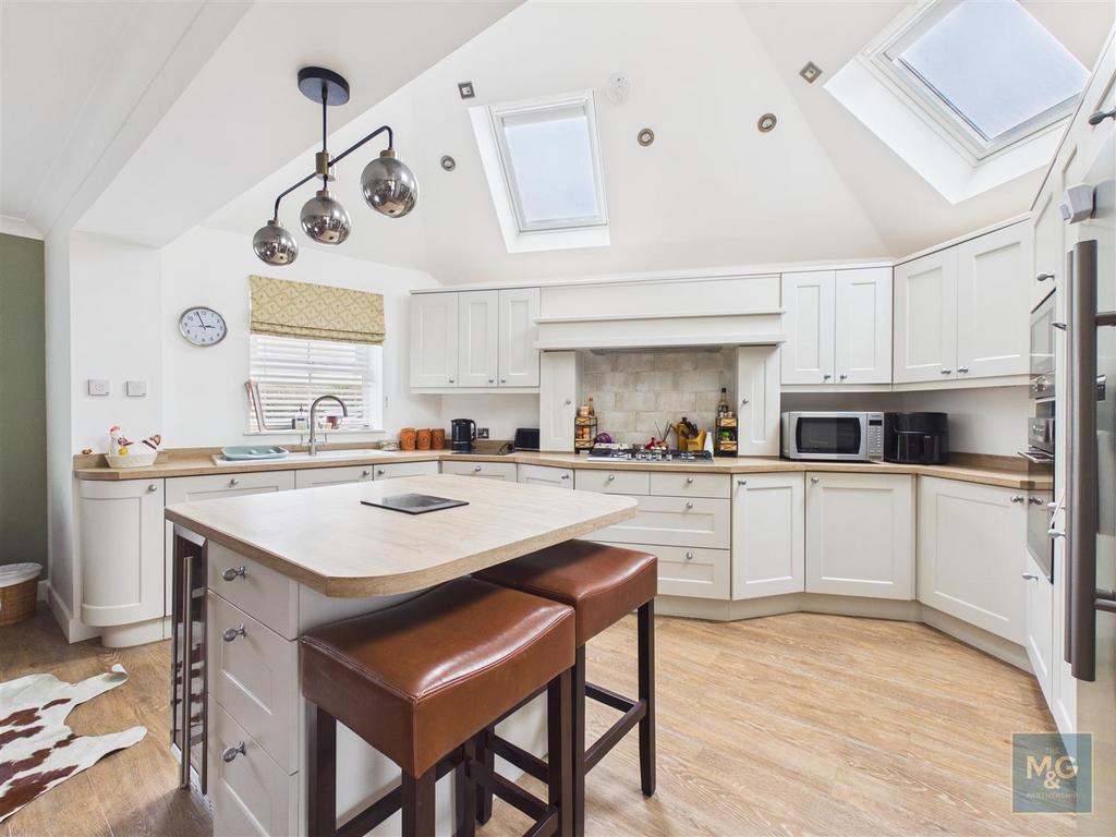 Kitchen/Living Area