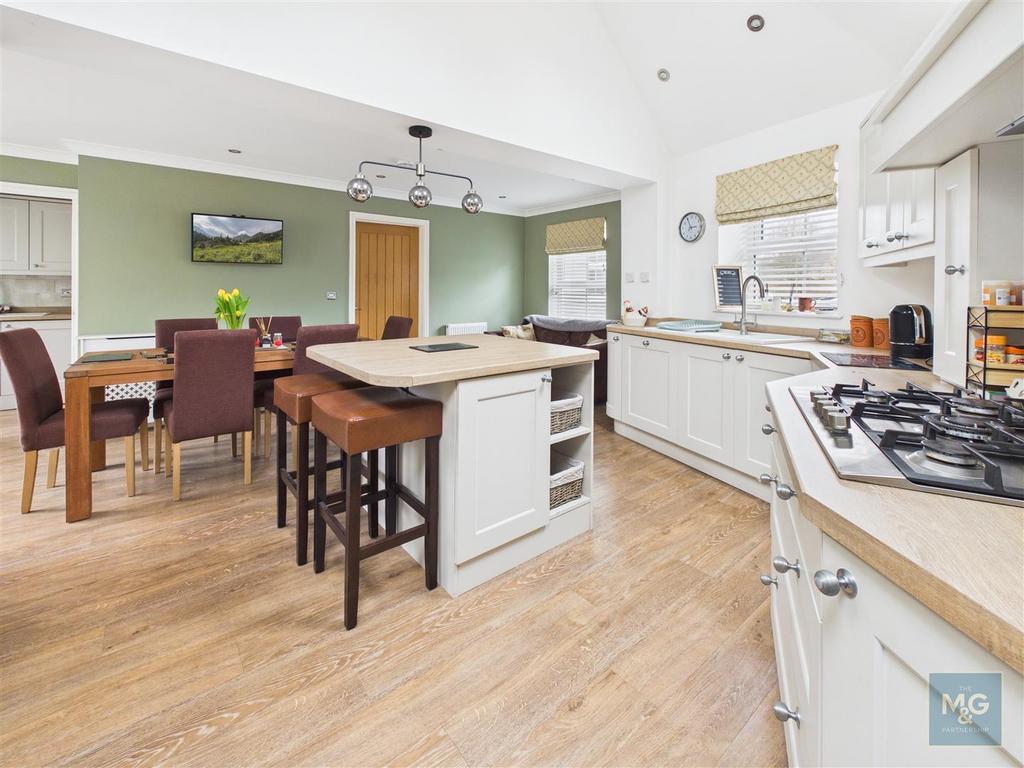 Kitchen/Living Area