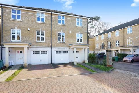 4 bedroom semi-detached house for sale, Woolman Road, Hertfordshire WD17