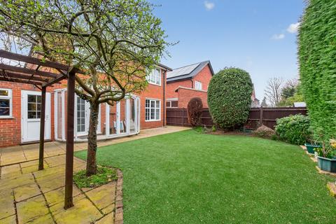 undefined, Golfside Close, New Malden