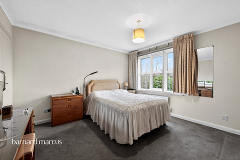 undefined, Golfside Close, New Malden