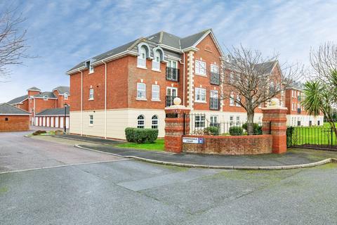 2 bedroom flat for sale, Sunningdale Court, Lytham St. Annes, Lancashire, FY8