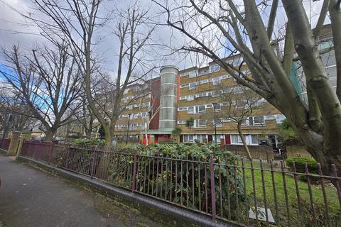 3 bedroom flat for sale, Flat 36, Cam Court, Bibury Close, London