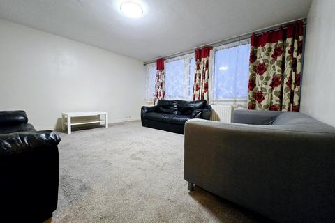 3 bedroom flat for sale, Flat 36, Cam Court, Bibury Close, London