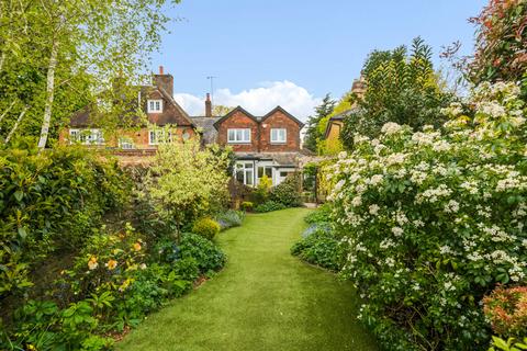 undefined, Portsmouth Road, Milford, Godalming, GU8