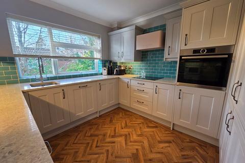 2 bedroom apartment for sale, Portarlington Road, WESTBOURNE, BH4