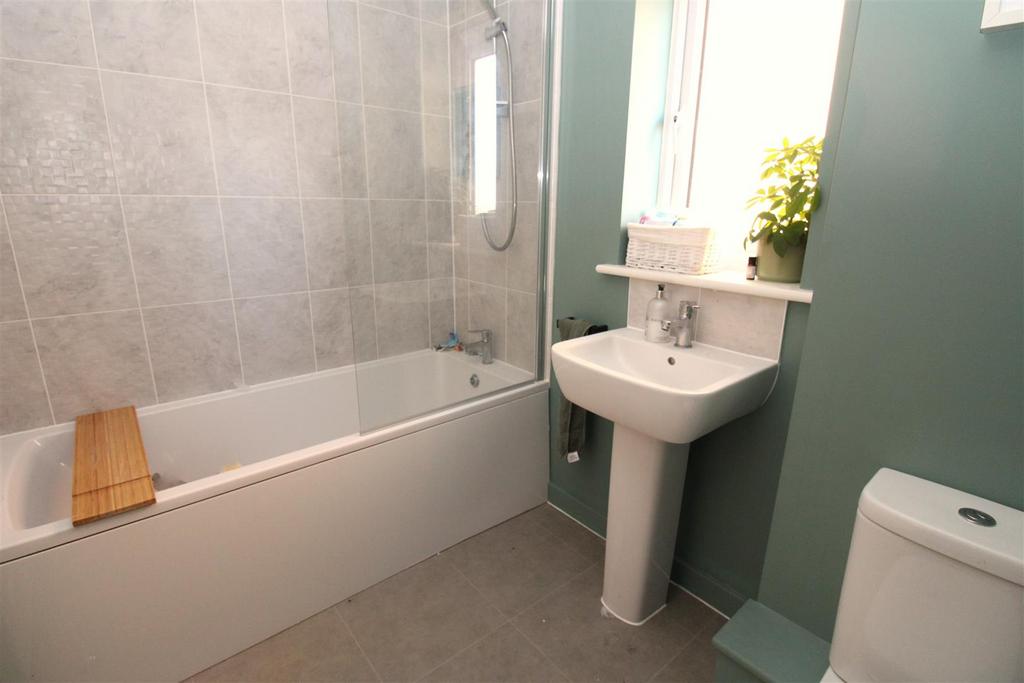 Family Bathroom.JPG