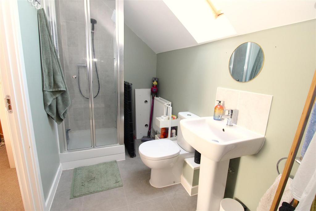Ensuite.JPG