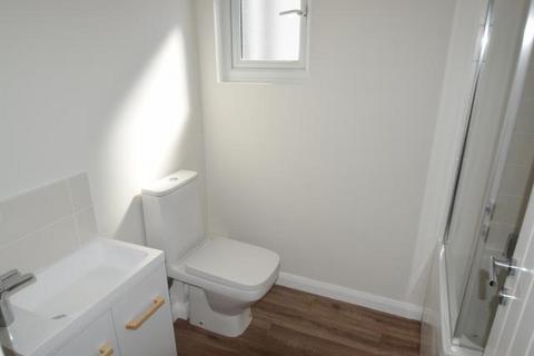 2 bedroom flat to rent, 1428a London Road, Leigh on Sea SS9