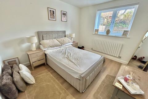 undefined, Allen Street, Hucknall, NOTTINGHAM