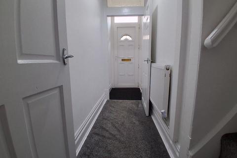 2 bedroom terraced house to rent, Healey Wood Road, Burnley BB11