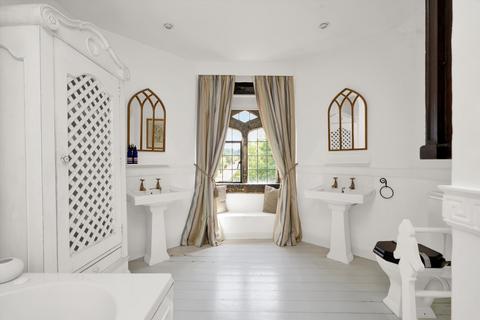 6 bedroom detached house to rent, Pelhams Walk, Esher, Surrey, KT10