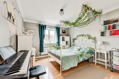 4 bedroom detached house for sale, Porth Close, Swindon