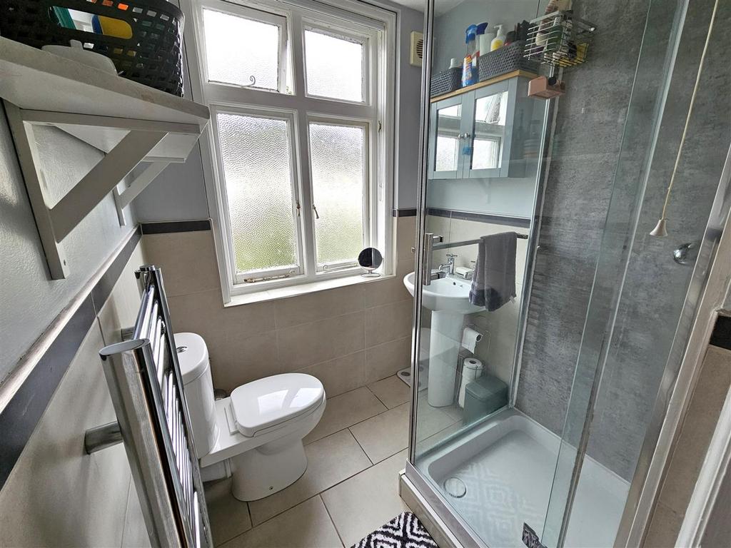 Shower Room.jpg