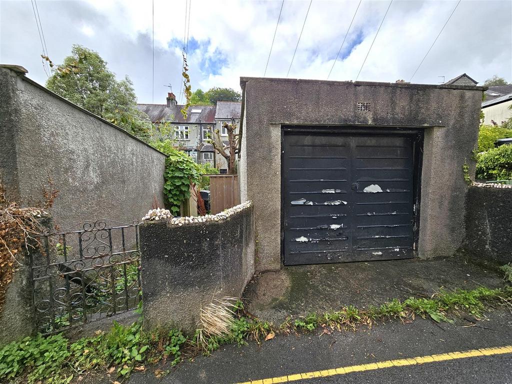 Garage.jpg