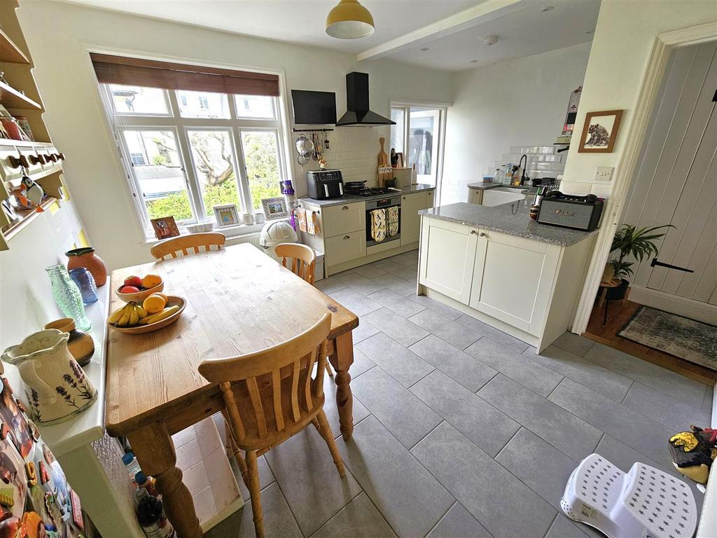 Kitchen-Diner (2).jpg