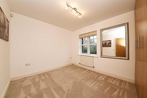 2 bedroom flat to rent, Holders Hill Road, Mill Hill