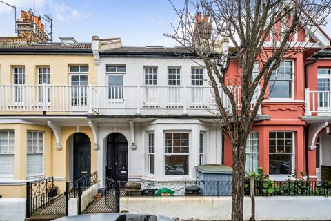 2 bedroom flat to rent, Thornton Road, East Sheen, London, SW14