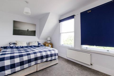 2 bedroom flat for sale, Balham High Road, Tooting Bec, London, SW17