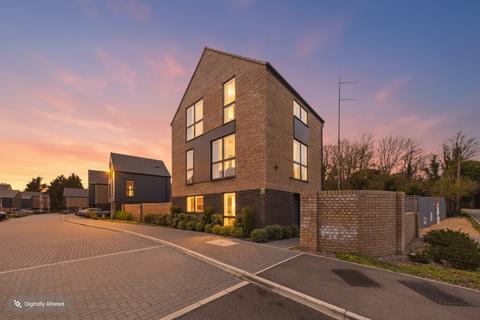 4 bedroom detached house for sale, Portholme Place, Cambridgeshire PE29