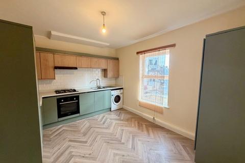 3 bedroom flat to rent, Bristol, BS3