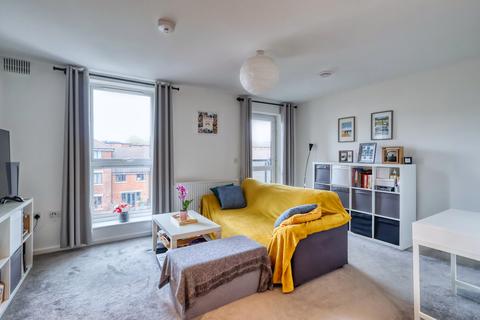 1 bedroom apartment for sale, Warbler Way, Buckinghamshire HP12