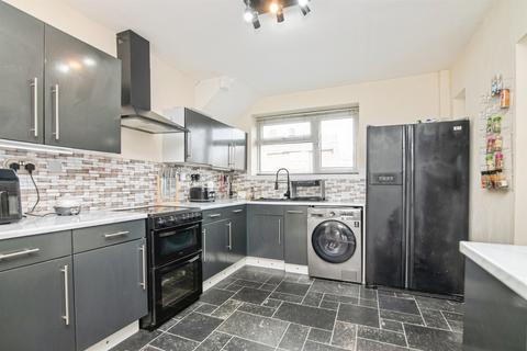 3 bedroom semi-detached house for sale, Oval Road, Tipton