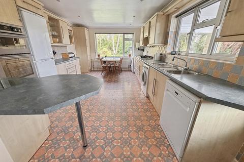 4 bedroom detached bungalow for sale, Sandford