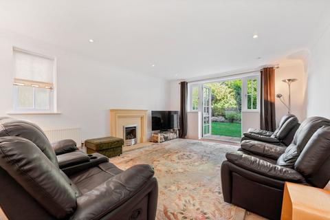 2 bedroom flat for sale, Jays Court, Sunninghill