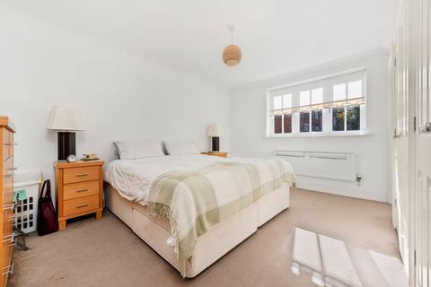 2 bedroom flat for sale, Jays Court, Sunninghill