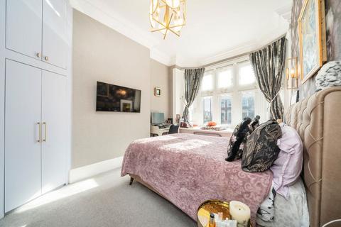 2 bedroom flat for sale, Uxbridge Road, London W12