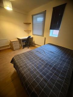 1 bedroom in a house share to rent, Featherstone Road, Birmingham B14