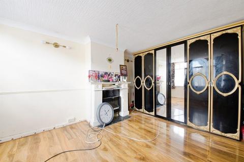 3 bedroom terraced house for sale, Julia Gardens, Barking