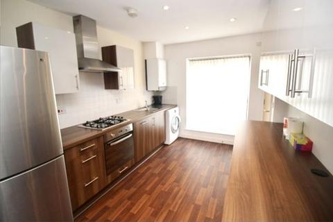 3 bedroom townhouse to rent, Cooke Place, Salford, M5 3LJ