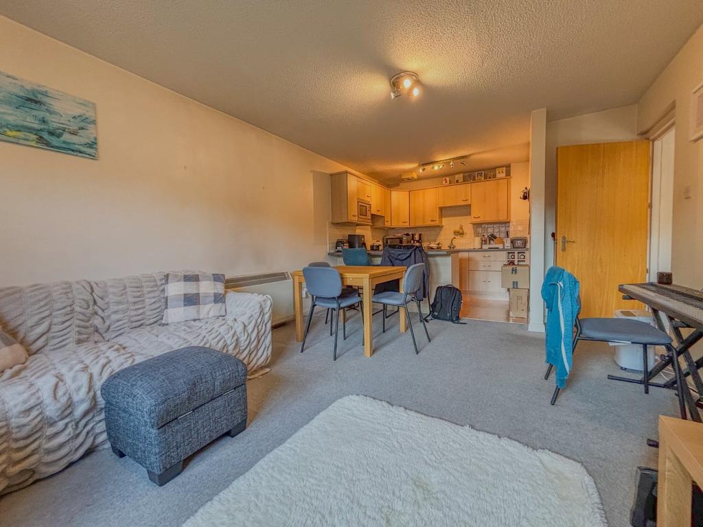 Lounge/Kitchen