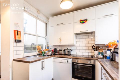 6 bedroom terraced house to rent, Cross Street, Hove
