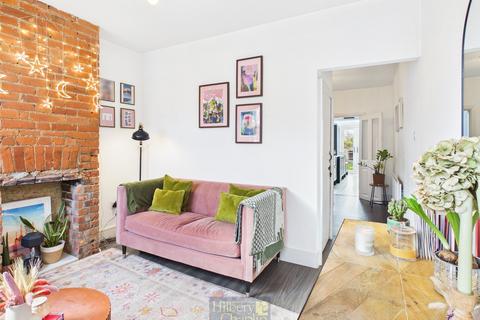 2 bedroom terraced house for sale, North Road Avenue, Brentwood, Essex, CM14