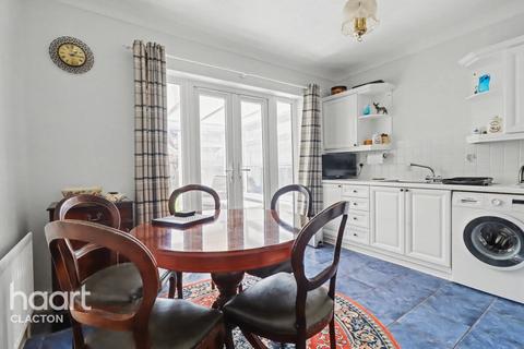 2 bedroom detached bungalow for sale, Deal Close, Clacton-On-Sea