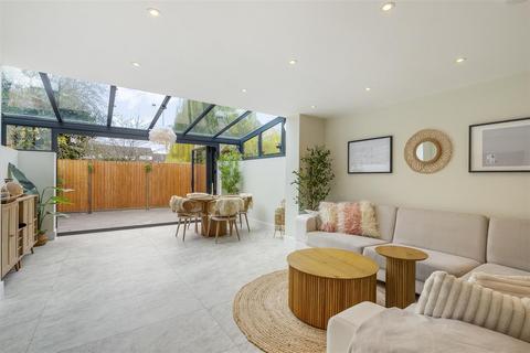 3 bedroom terraced house for sale, Crammond Close, W6