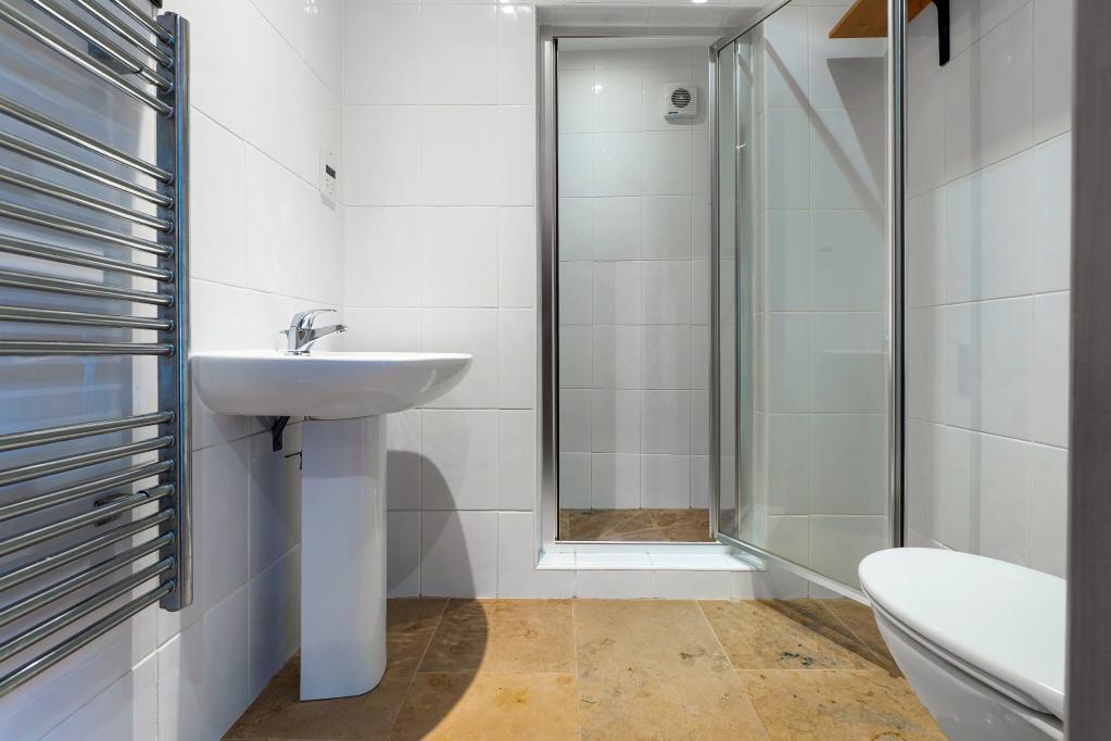 En Suite Shower Room