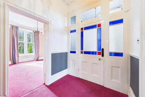 undefined, Prime location in the heart of Mid Clevedon