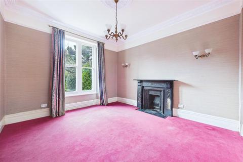 undefined, Prime location in the heart of Mid Clevedon