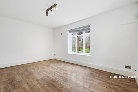 2 bedroom apartment for sale, Snaresbrook Road, London E11