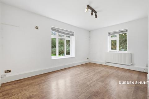 2 bedroom apartment for sale, Snaresbrook Road, London E11