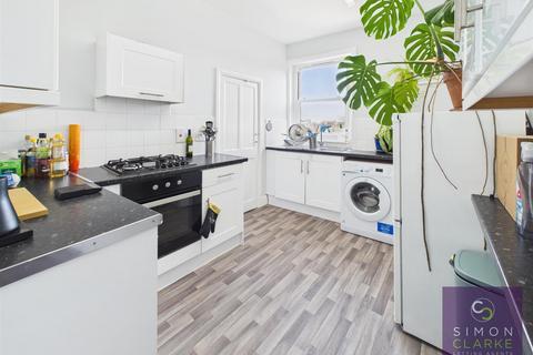 2 bedroom flat to rent, Priory Road, Crouch End, N8